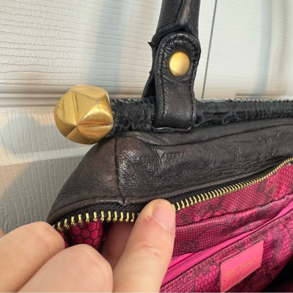 Vintage BETSEY JOHNSON Genuine Leather black ruffle shoulder bag - Image 12