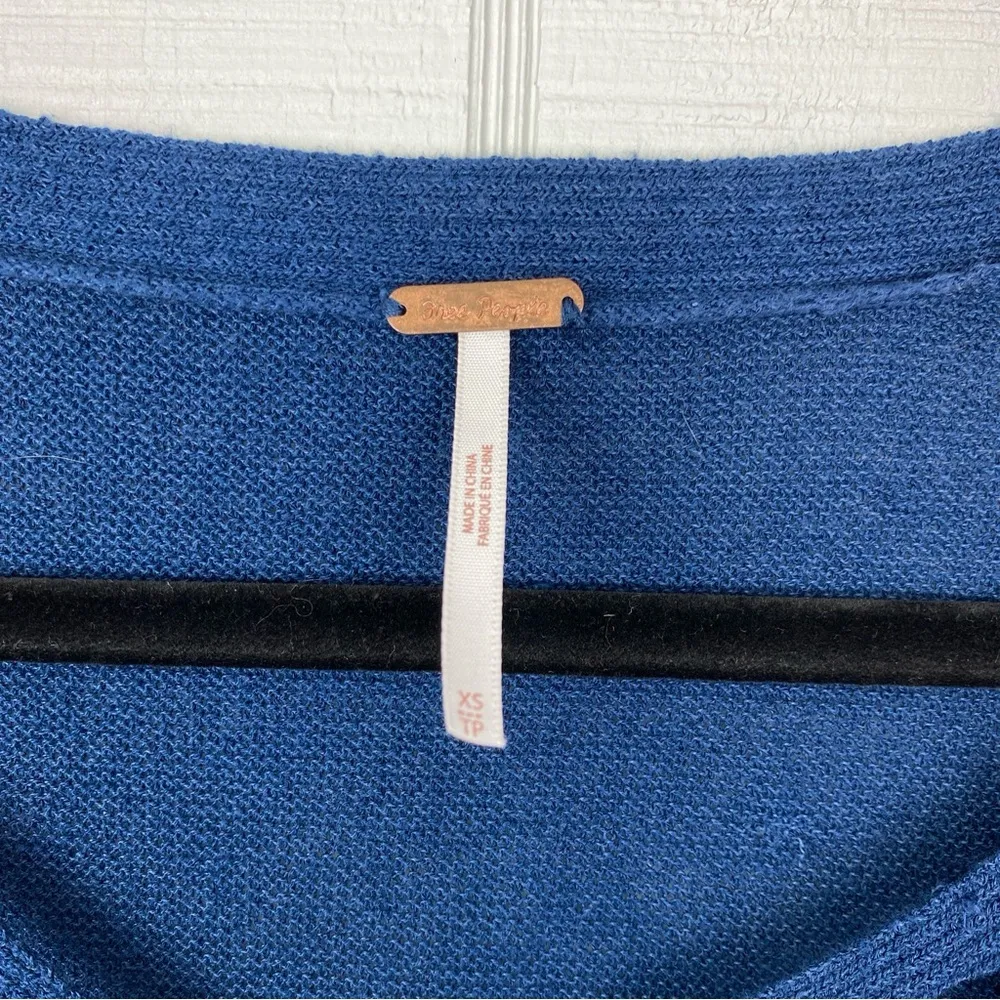 Free People Navy Blue Criss Cross Neckline Long Bell Sleeve Tunic Sweater Top XS - Image 7