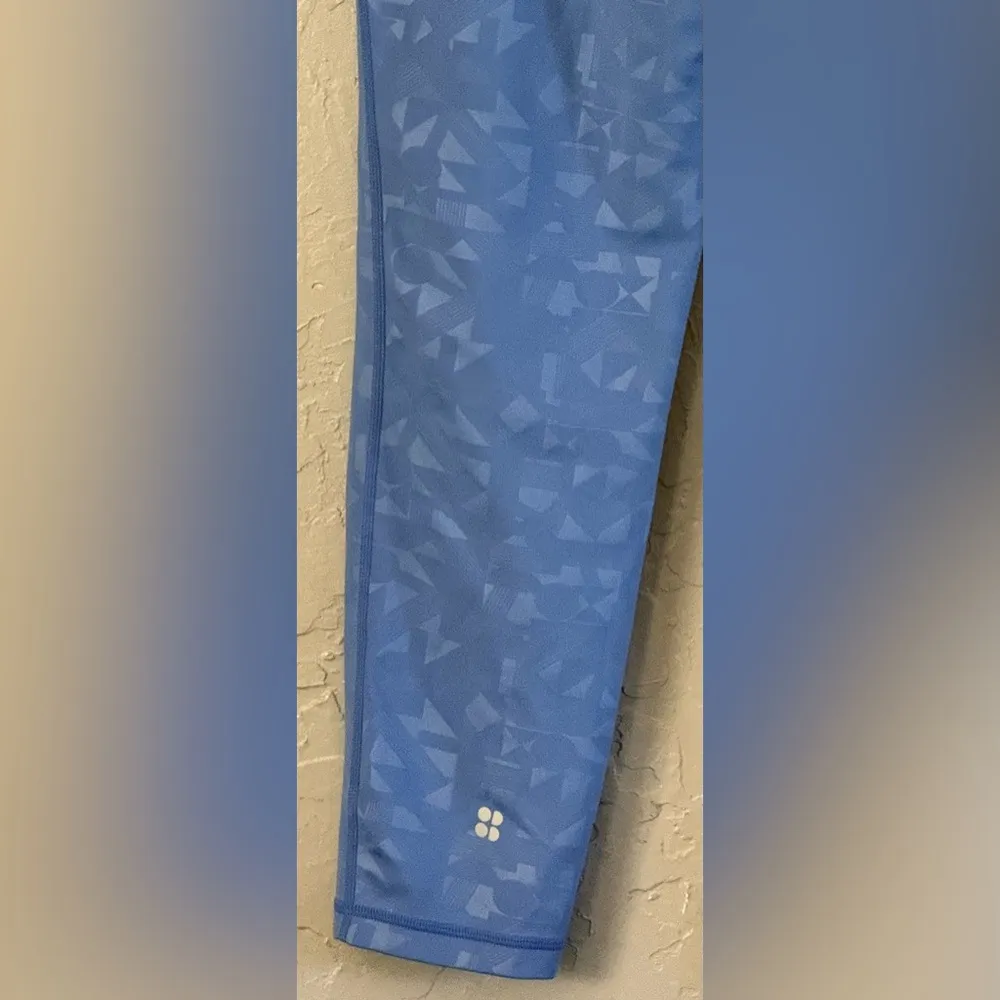 Sweaty Betty All Day 7/8 Length Leggings Blue Block Embossed Print Size M - Image 16