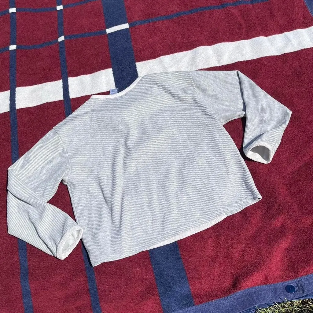 Disney’s Winnie the Pooh grey ribbed sweater w/ winter scarf wearing Pooh bear - Image 4