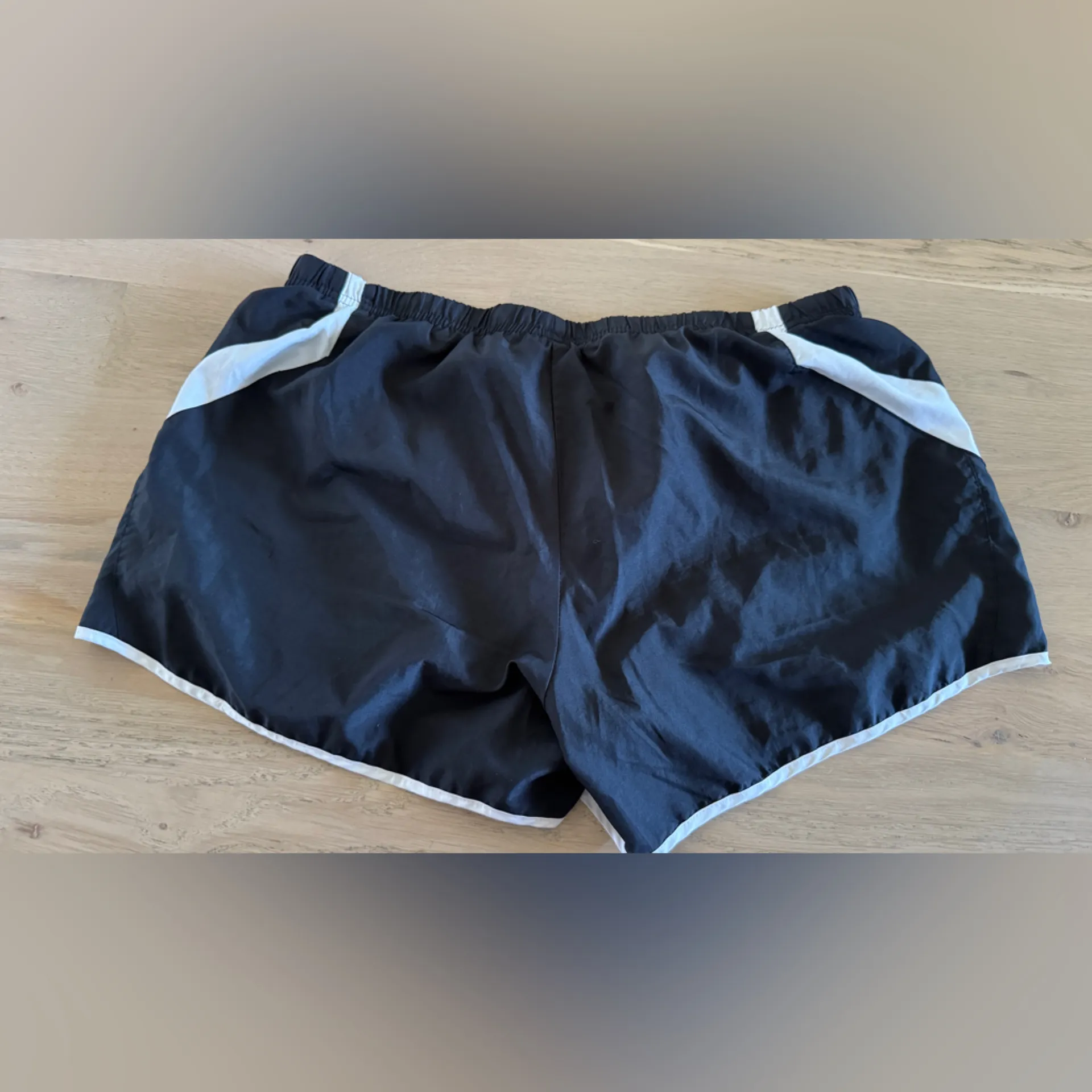 New Balance lined running shorts black / white size large - Image 7