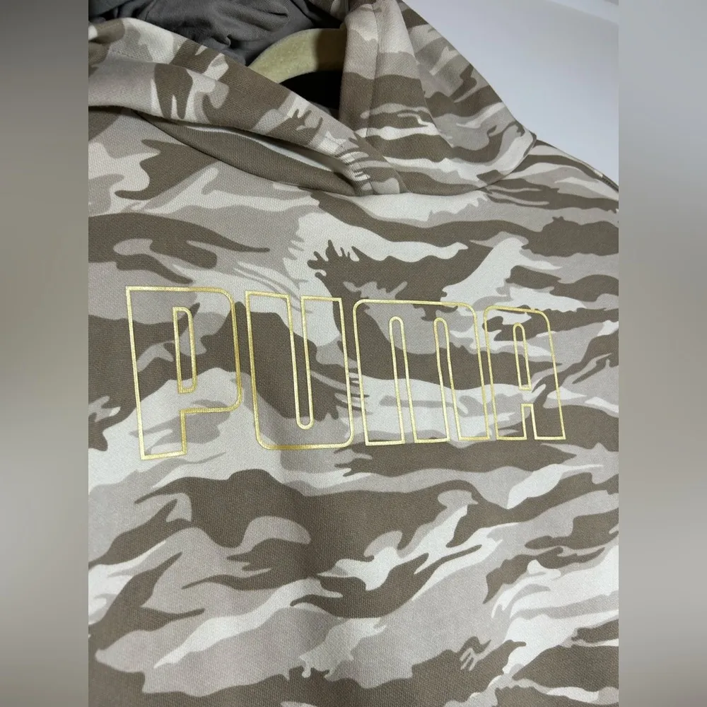 Medium  Camo Hoodie Sweatshirt, Cozy Oversized Crop Style, Women’s medium - Image 2