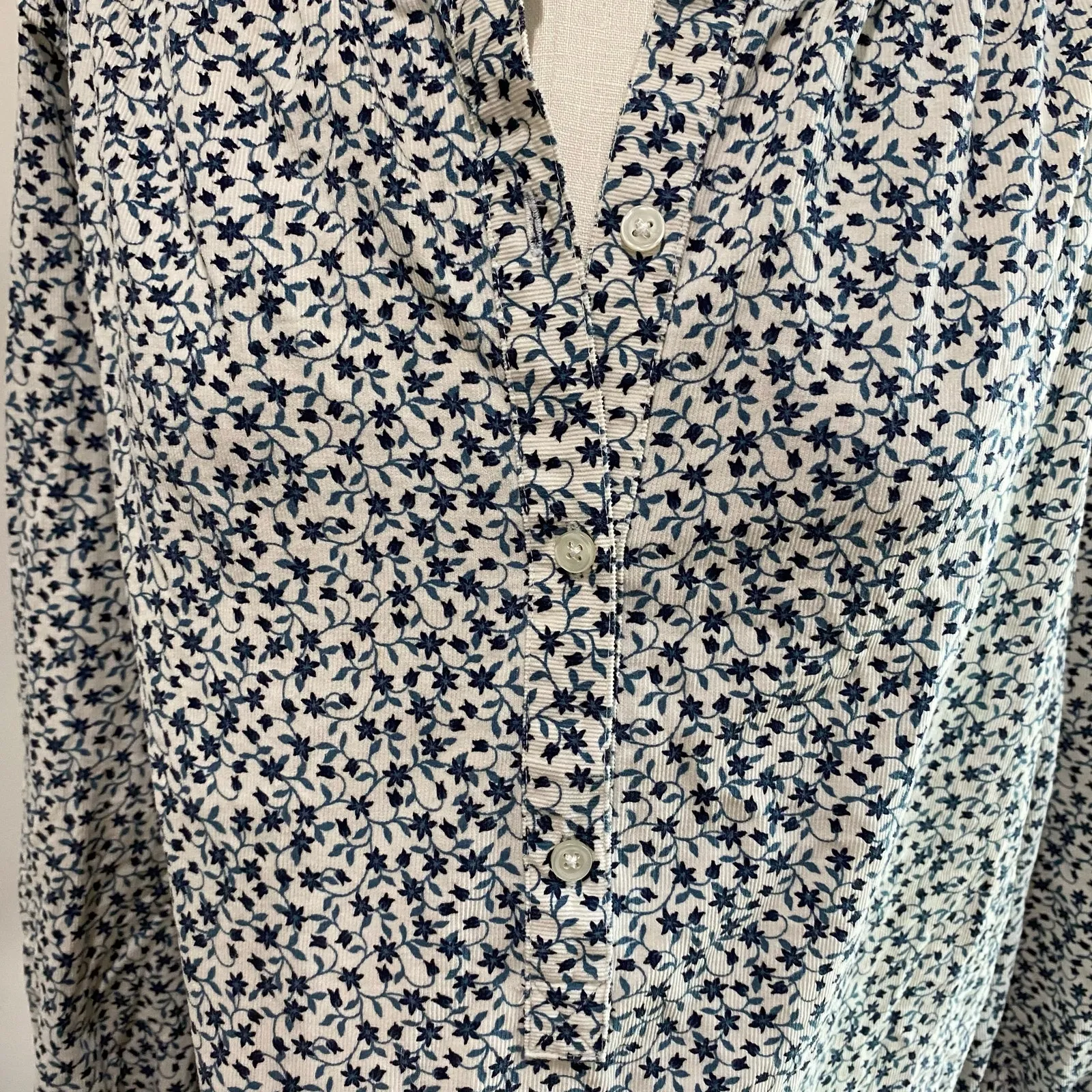 Old Navy Blue Ivory Ditsy Floral Corduroy Tie Sleeve Top Size XL - Image 5