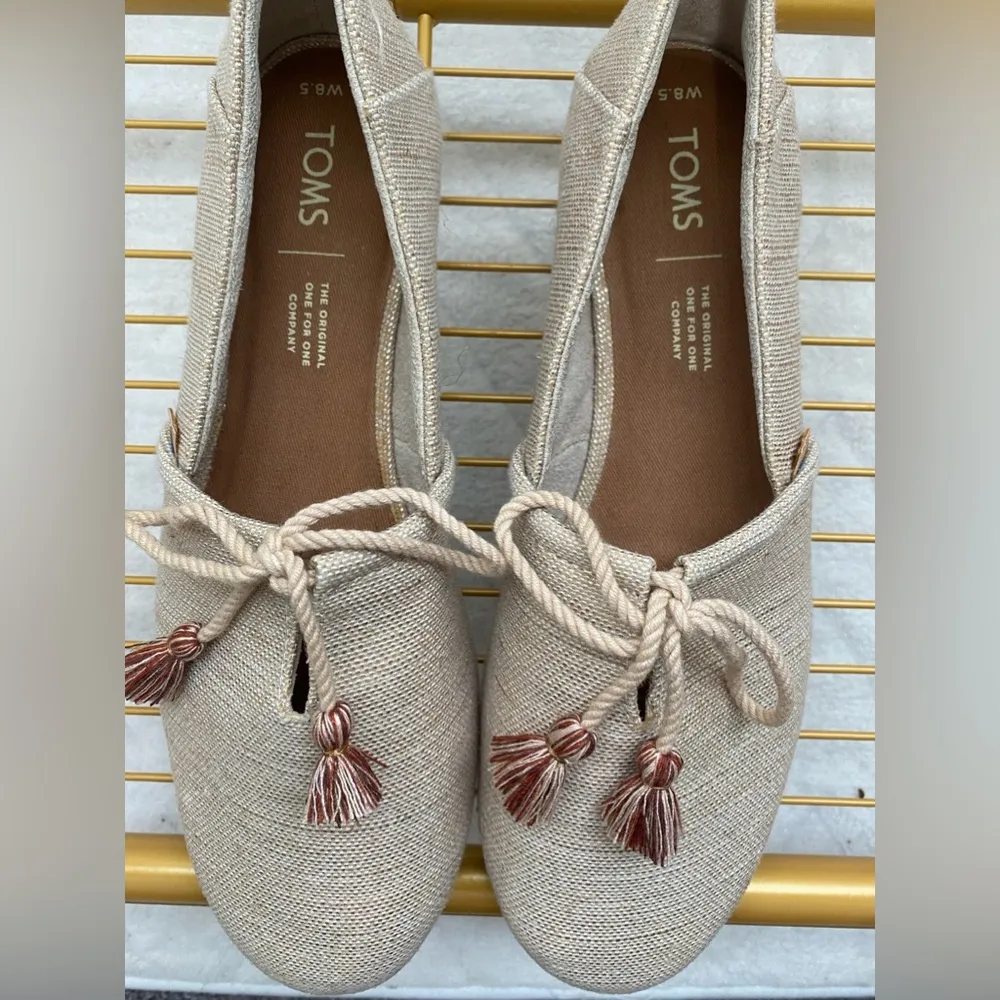 TOMS Size 8.5 Color Soft beige. Pre loved. - Image 3