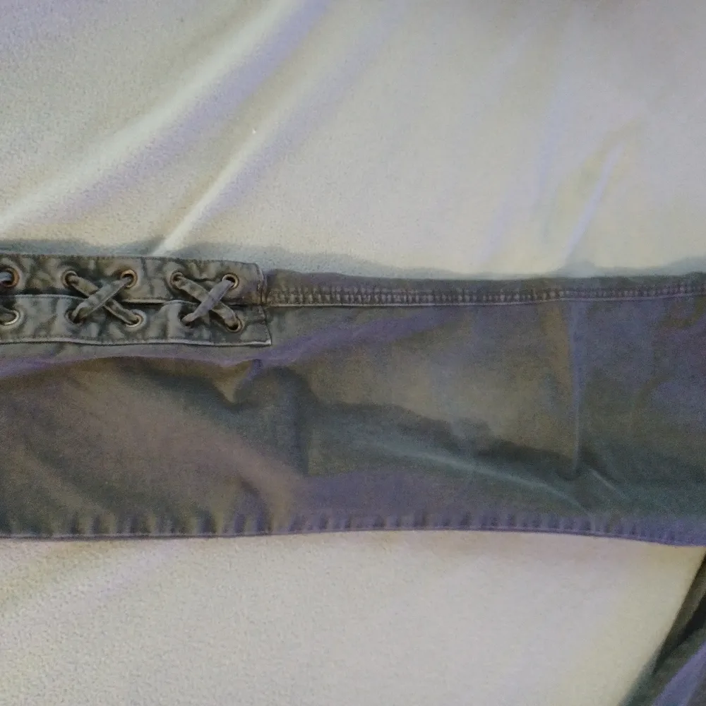 Gap womens Girlfriend Chino pants khaki green size 0 zero with lace up detail - Image 4