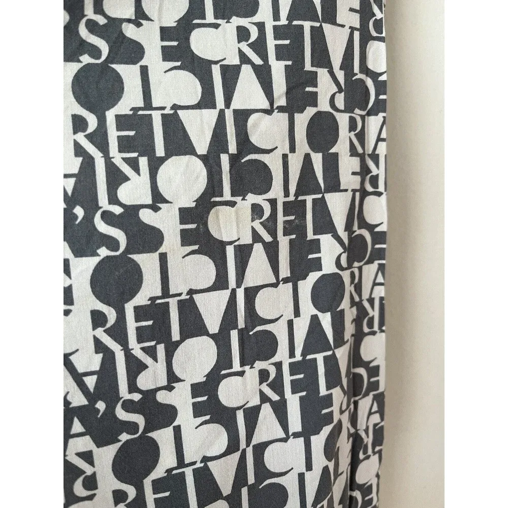 Victoria Secret Gray White Spell Out Button Front Pajama Top Size Small - Image 4