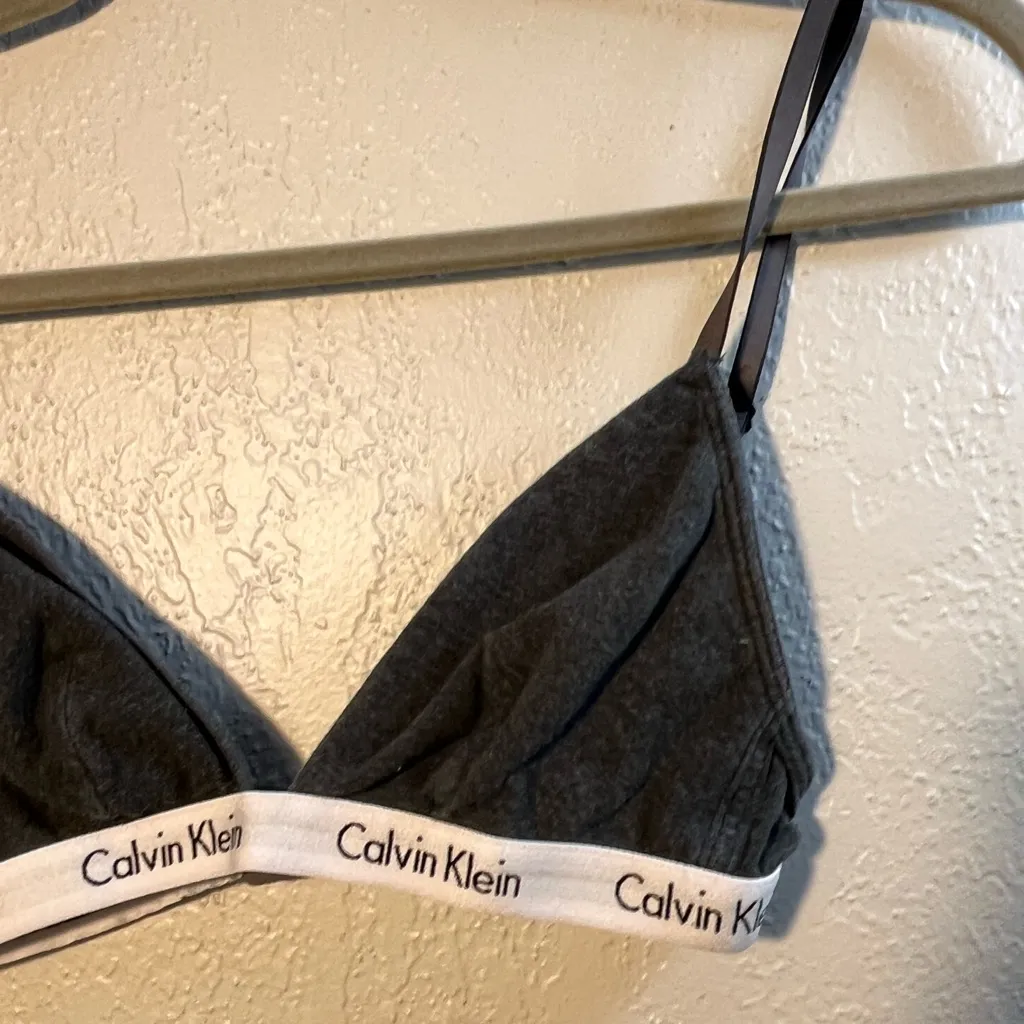 Calvin Klein Black Triangle Bra with Lace and Spaghetti Straps SZ S Wire Free - Image 4