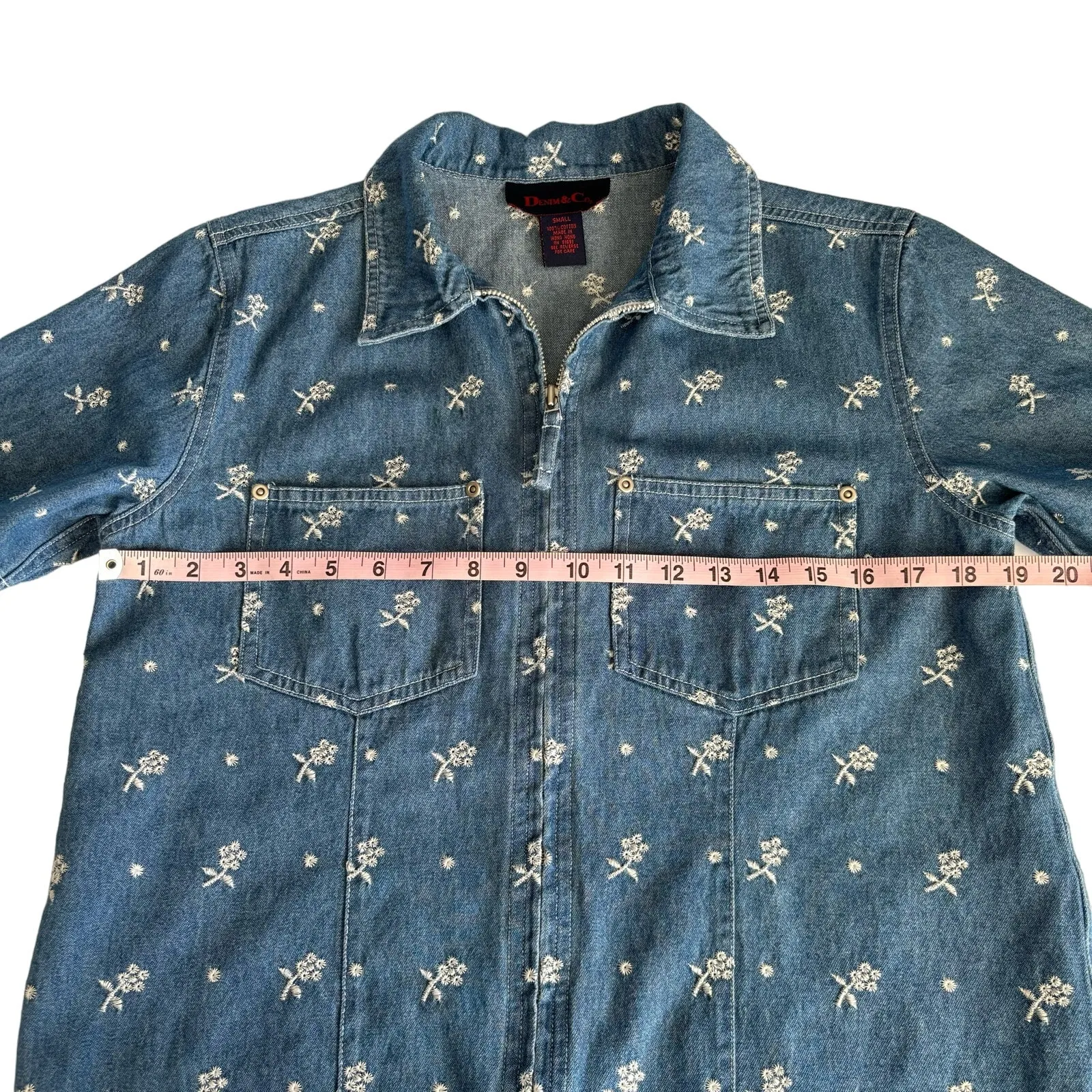 Denim & Co Short Sleeve Floral Eyelet Embroidered Jean Chambray Zip Up Top Small - Image 3