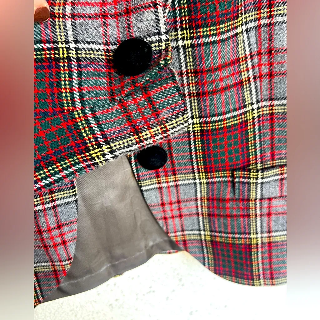 EUC Vintage Pendleton Blazer Womens Plaid‎ Red/Blue/Yellow/Gray/BL velvet collar - Image 4