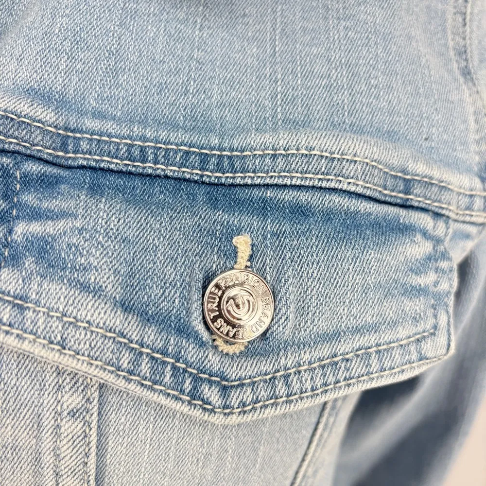 True Religion Trucker Jean Jacket Women's Medium Light Blue Denim Button Up - Image 3