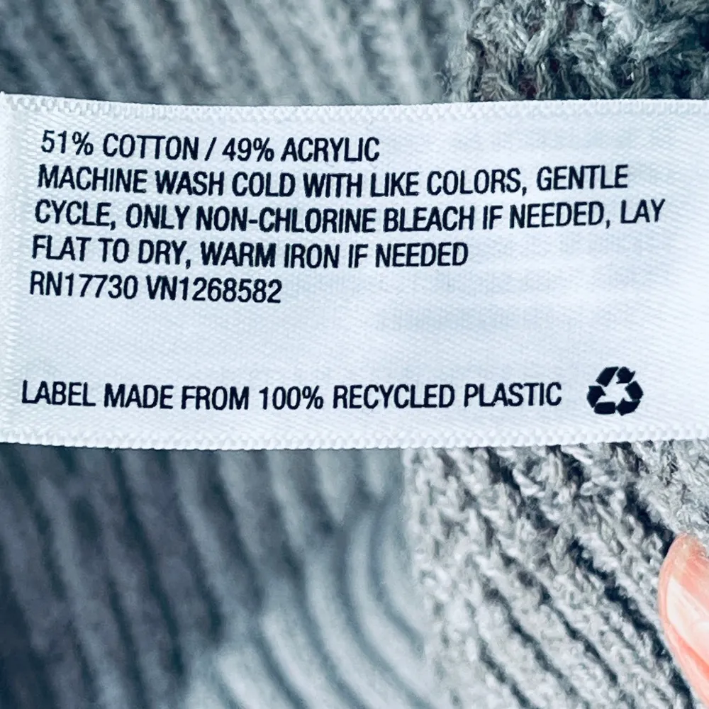 Wild Fable Gray Cropped V-Neck Sweater M - Image 6