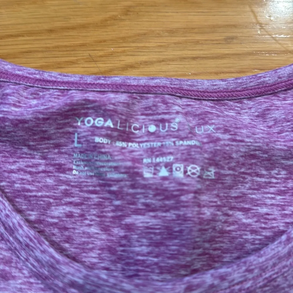 NWT Yoga licious lux crop top size large . - Image 2