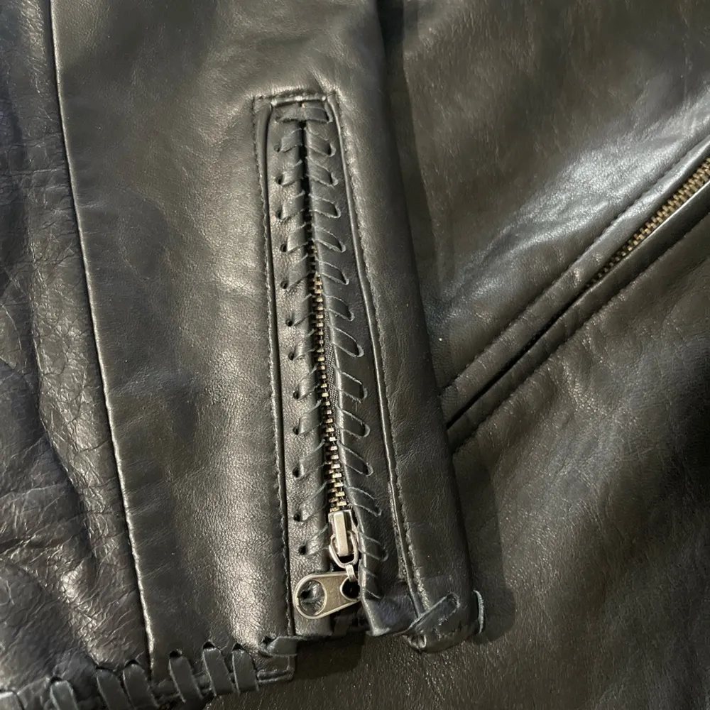 Black Leather Jacket with Floral Design Size L - Image 11