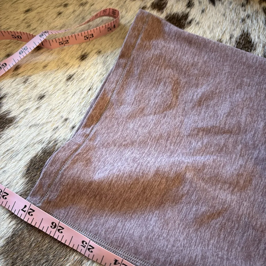 VUORI Mid Rise Elevation Slim Bootcut pant in Hazel Heather Size Large - Image 9