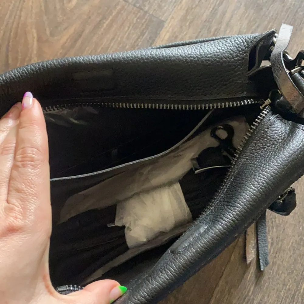 Chelsea Crossbody Bag - Image 4