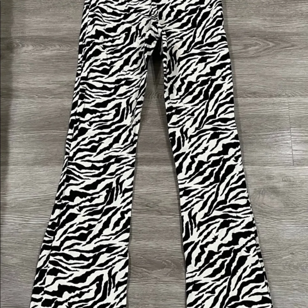 Motel rocks zebra pants - Image 7