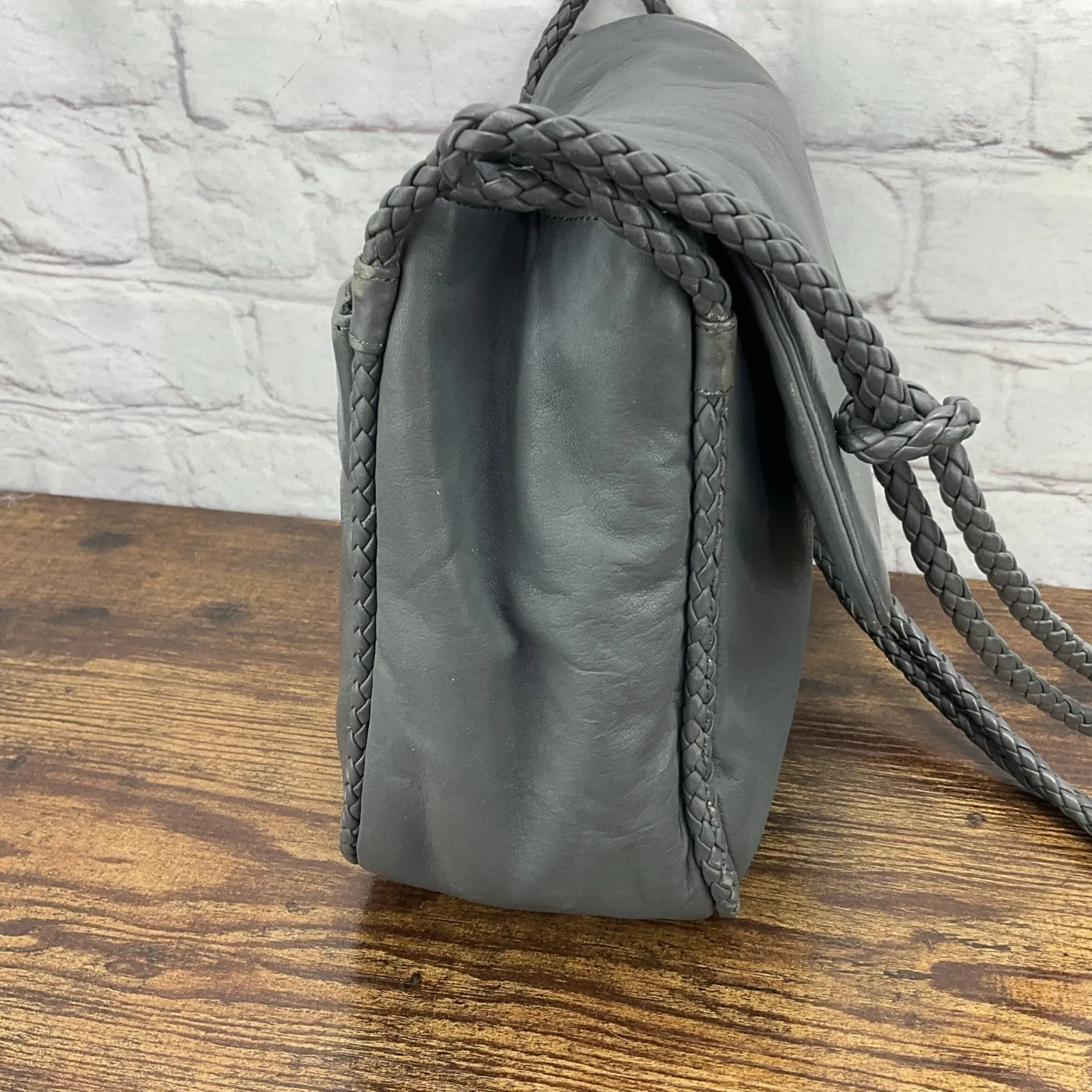 Jones New‎ York Vintage Gray Signature Braided Strap Leather Purse - Image 4