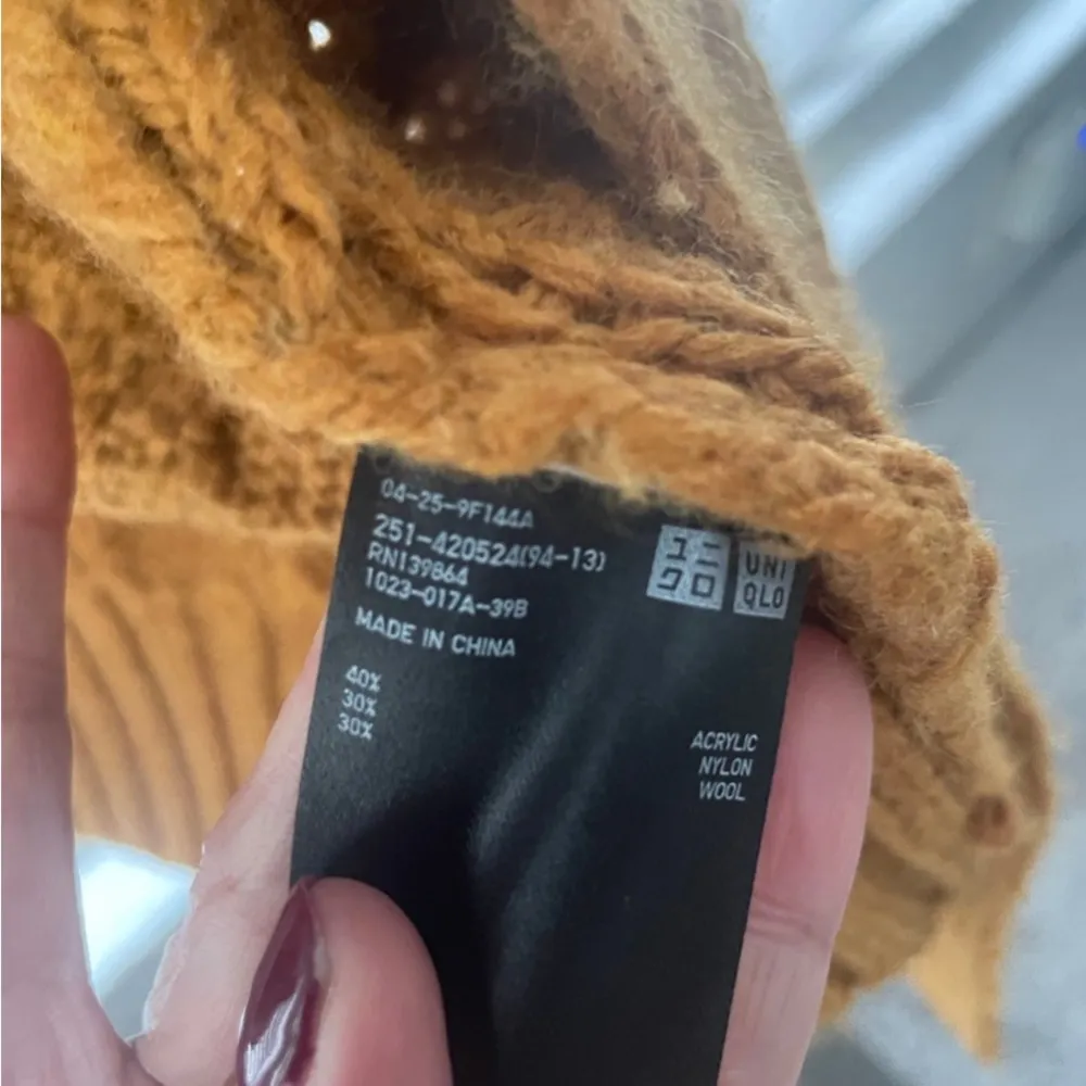 Uniqlo chunky cardigan sweater small - Image 5