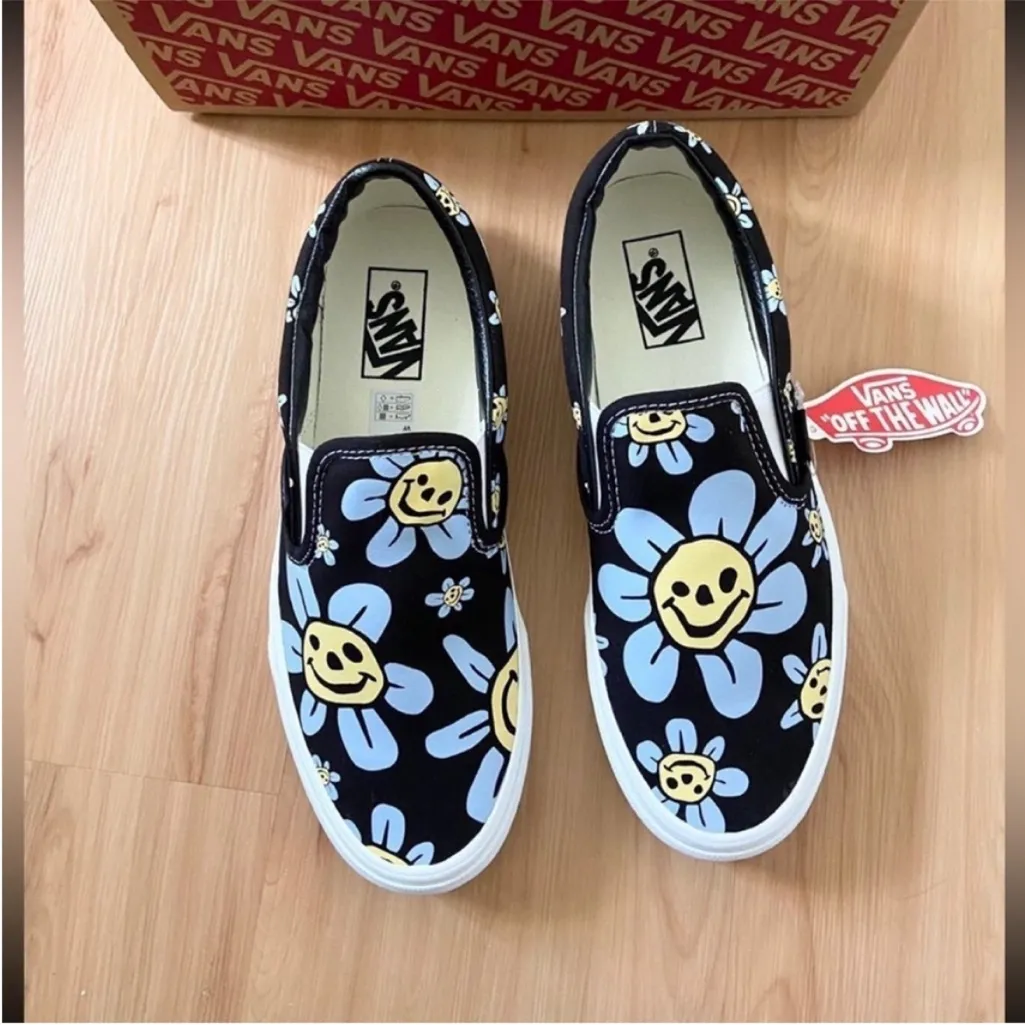 Vans Classic slip-on Trippy Grin Floral
Women Size 9.5 US Men's 8.0 US - Image 2