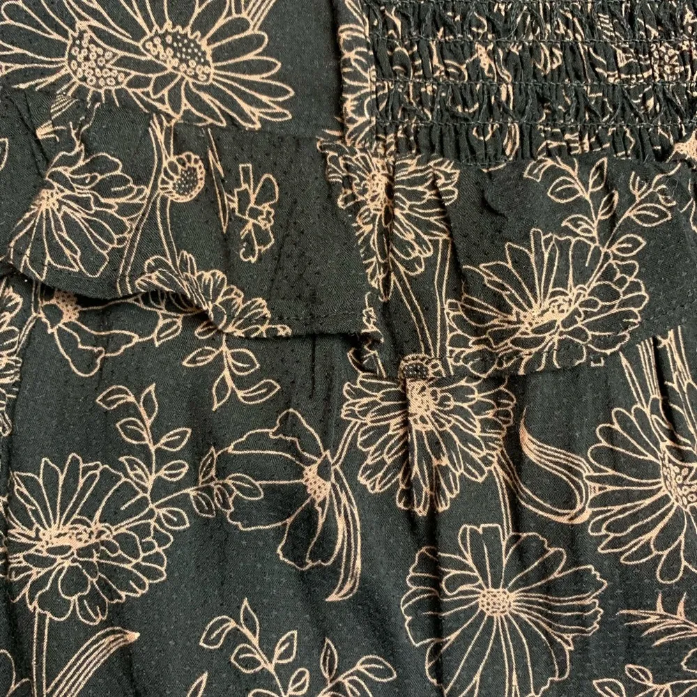 Torrid 00 smocked high neck floral tank top - Image 5