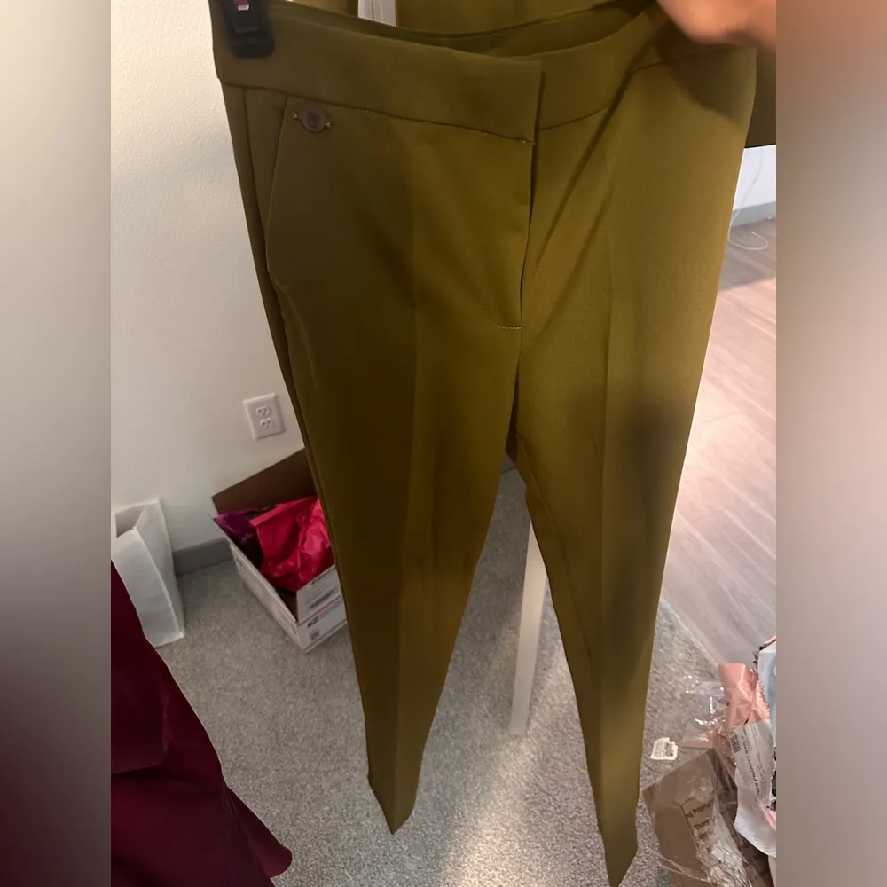 Massimo Dutti NWOT  olive green suit size 4 - Image 5