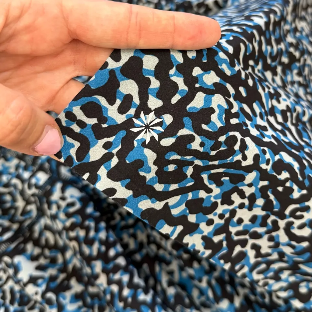 Athleta Blue and Black Printed Infinity Dress - Image 13