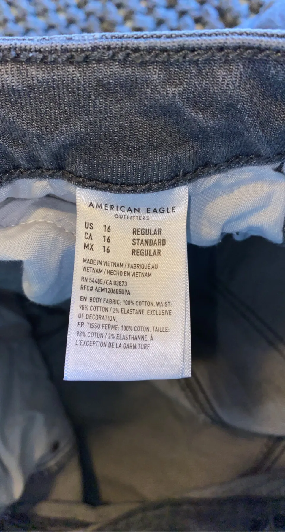 American Eagle Grey Mom Jeans - Image 3