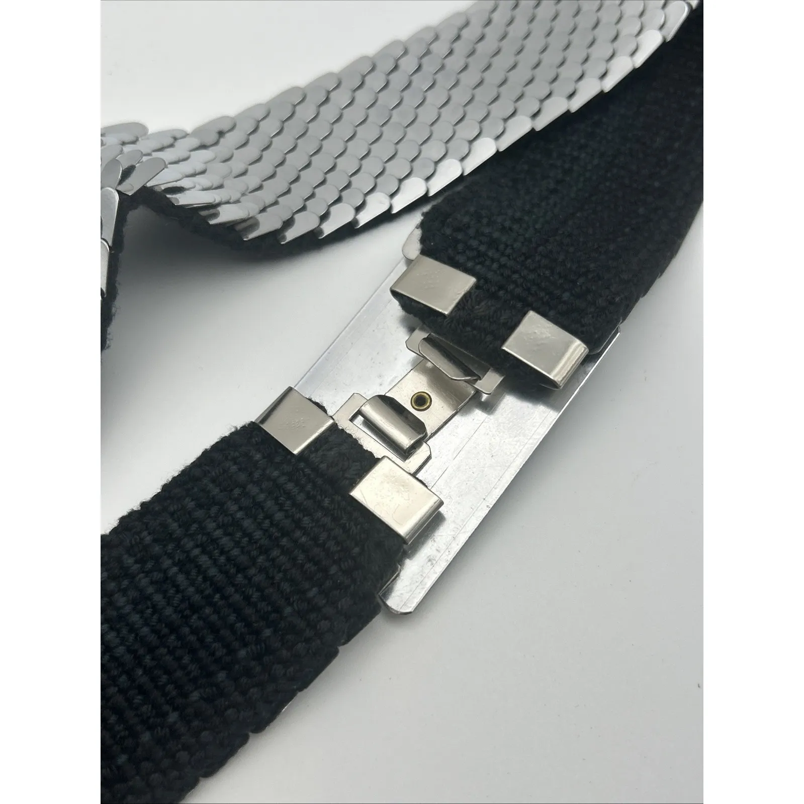 Vintage Silver Fish Scale Belt Metal STRETCHY Flower Buckle Shiny Sparkly Disco - Image 5