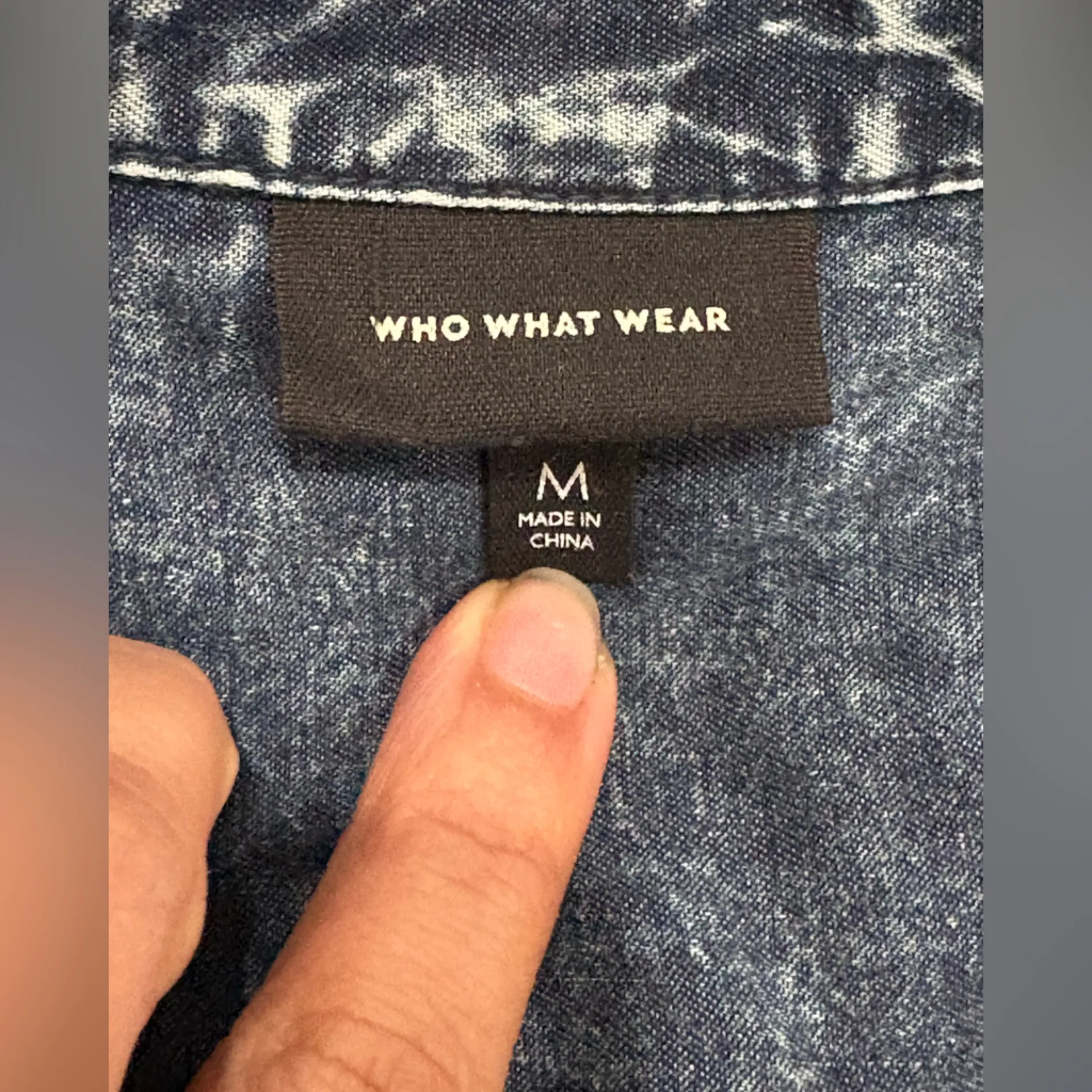 Who What Wear Women’s Blue Jean button-down blouse Size M - Image 5