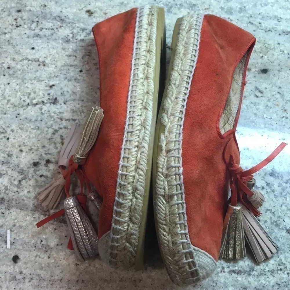 Diane B. Milano Red Suede Espadrilles Women’s Tassel Flats Size 6 - Image 3
