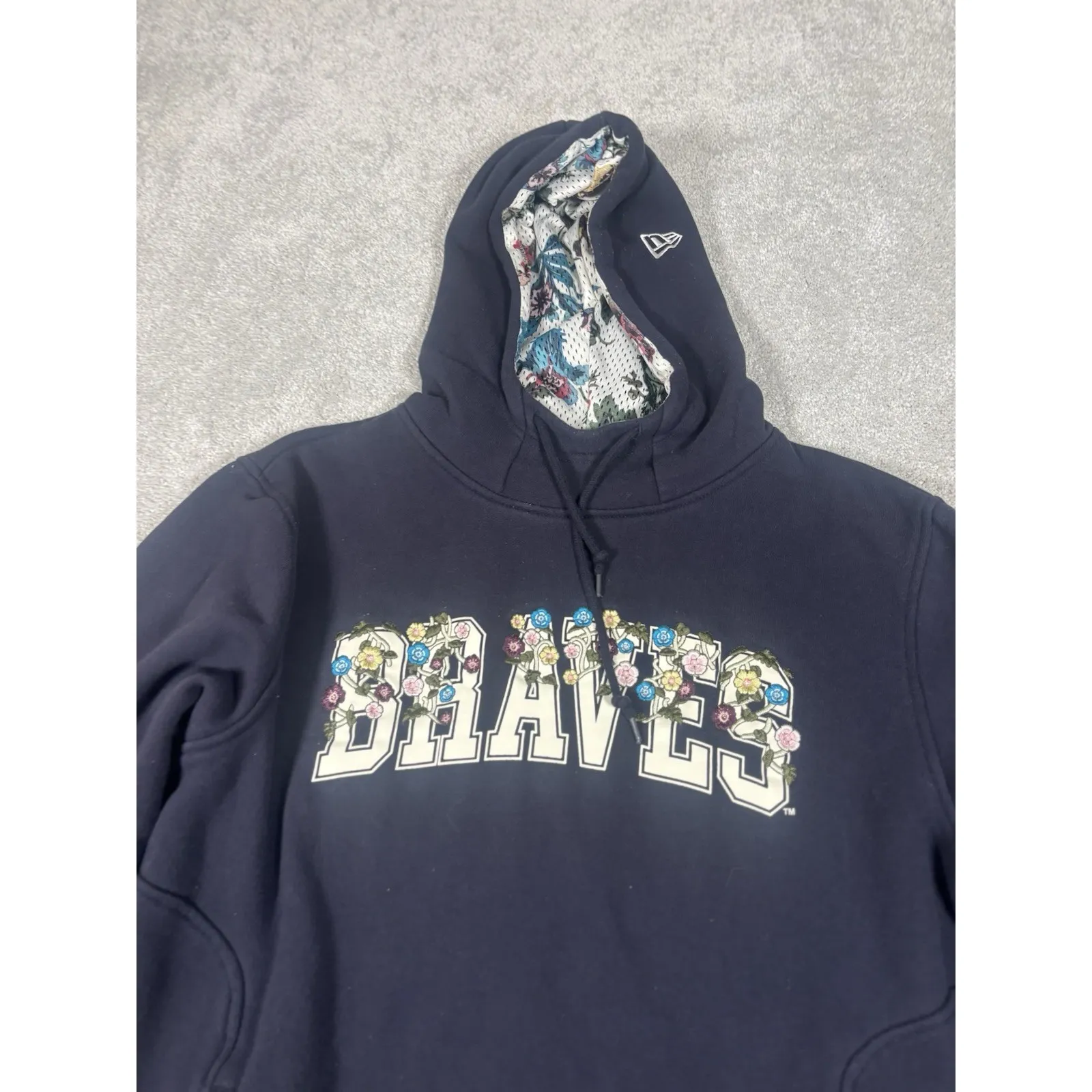womens braves new era floral hoodie embroided Medium Navy Blue - Image 6