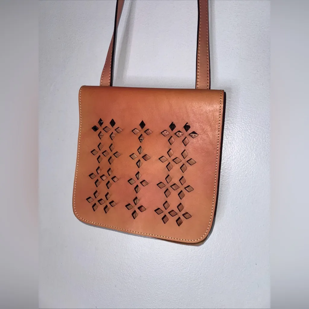 Patricia Nash Granada Leather Perforated Shoulder/Crossbody‎ Purse Bag - Image 3