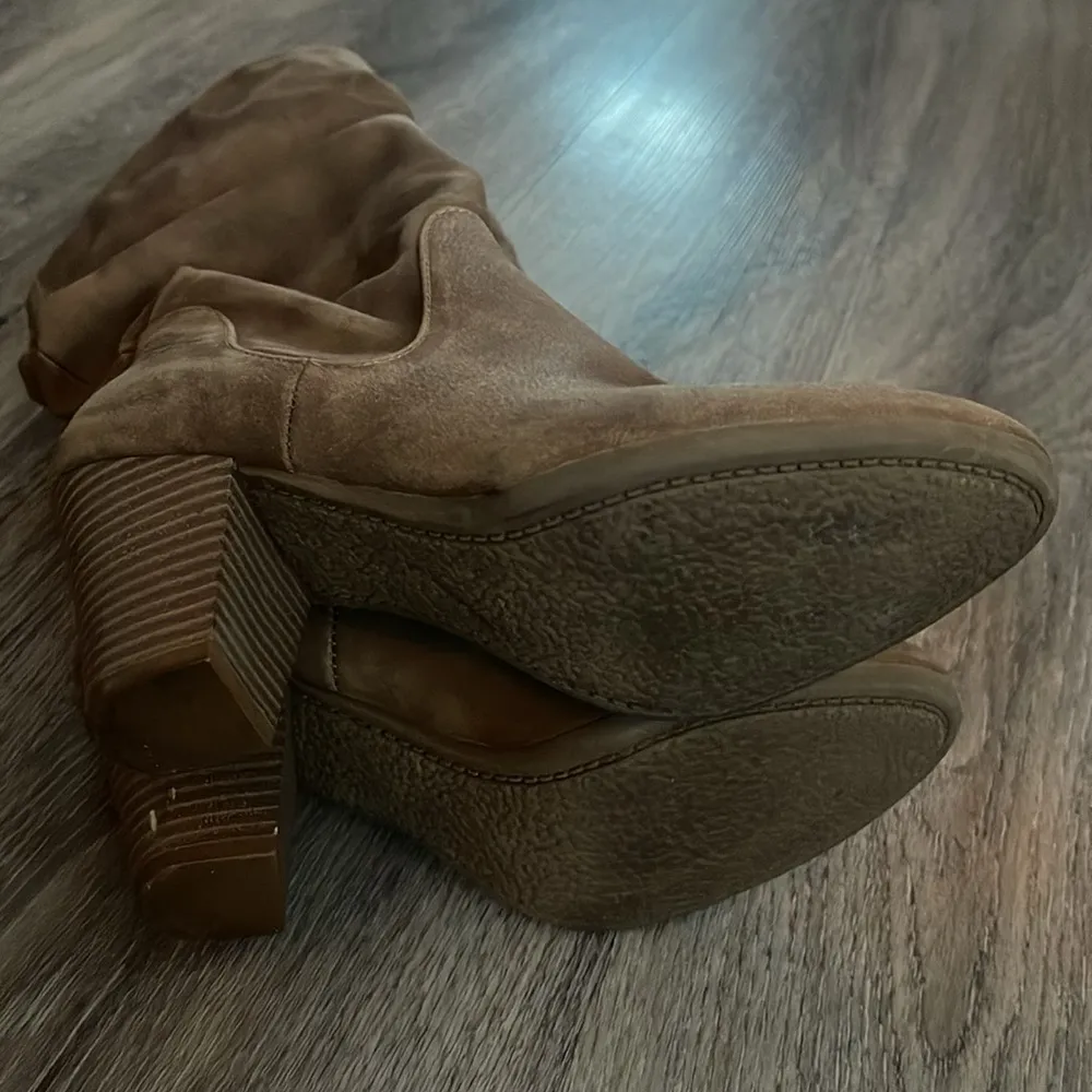 Francesca’s Tan Slouchy Heeled Boots Size 6 Medium - Image 13