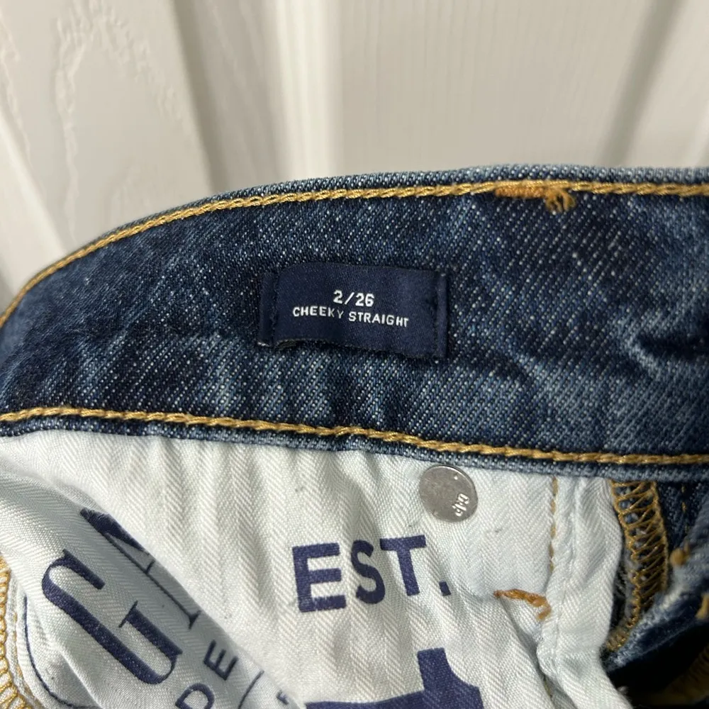 Gap High Waisted Distressed Jeans - Cheeky Straight - Image 3