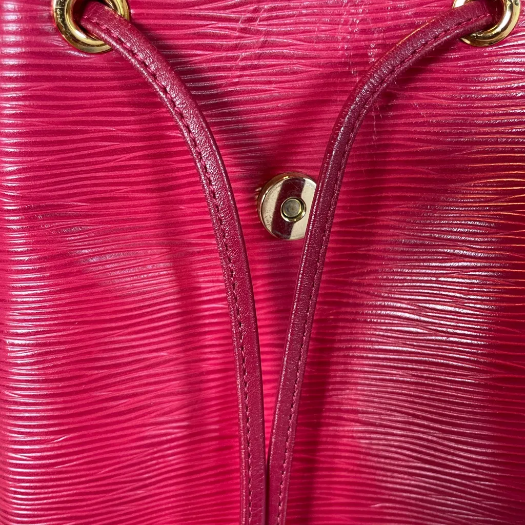 Valentino Garavani Red Bucket Bag - Image 2