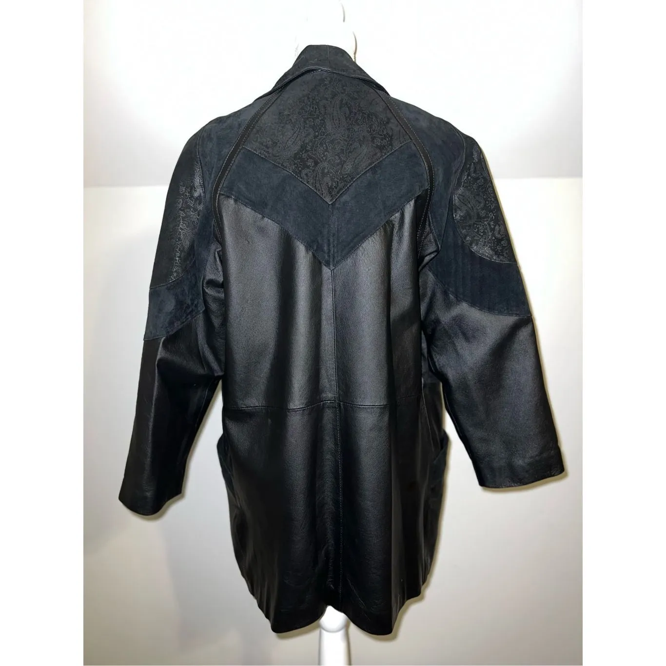 100% Genuine Leather Tooled Paisley Blazer/Coat Women’s LARGE - Image 2