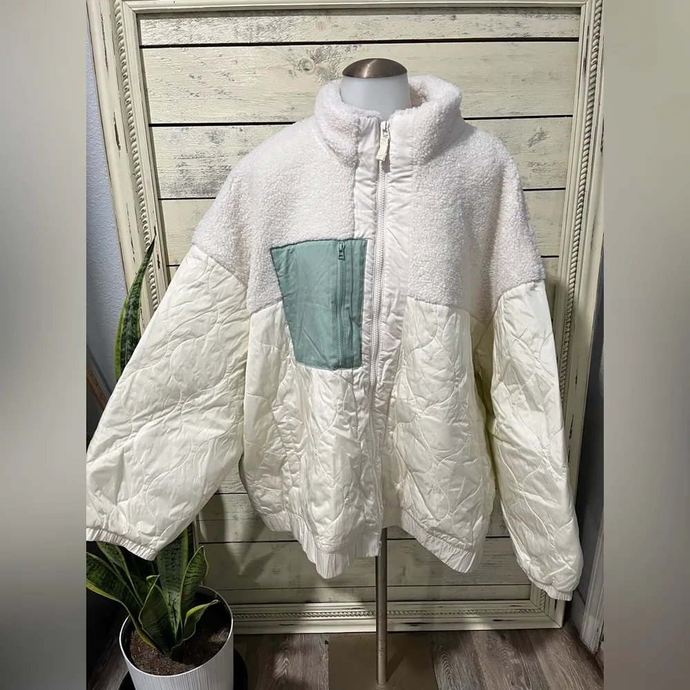 NWT Universal Thread Women's Sherpa Fleece Full Zip Jack Size 4X - Image 2