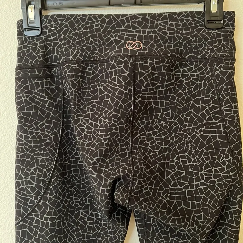CALIA By C.U. Leggings black/green cracking print size M GUC Black Size M - Image 6