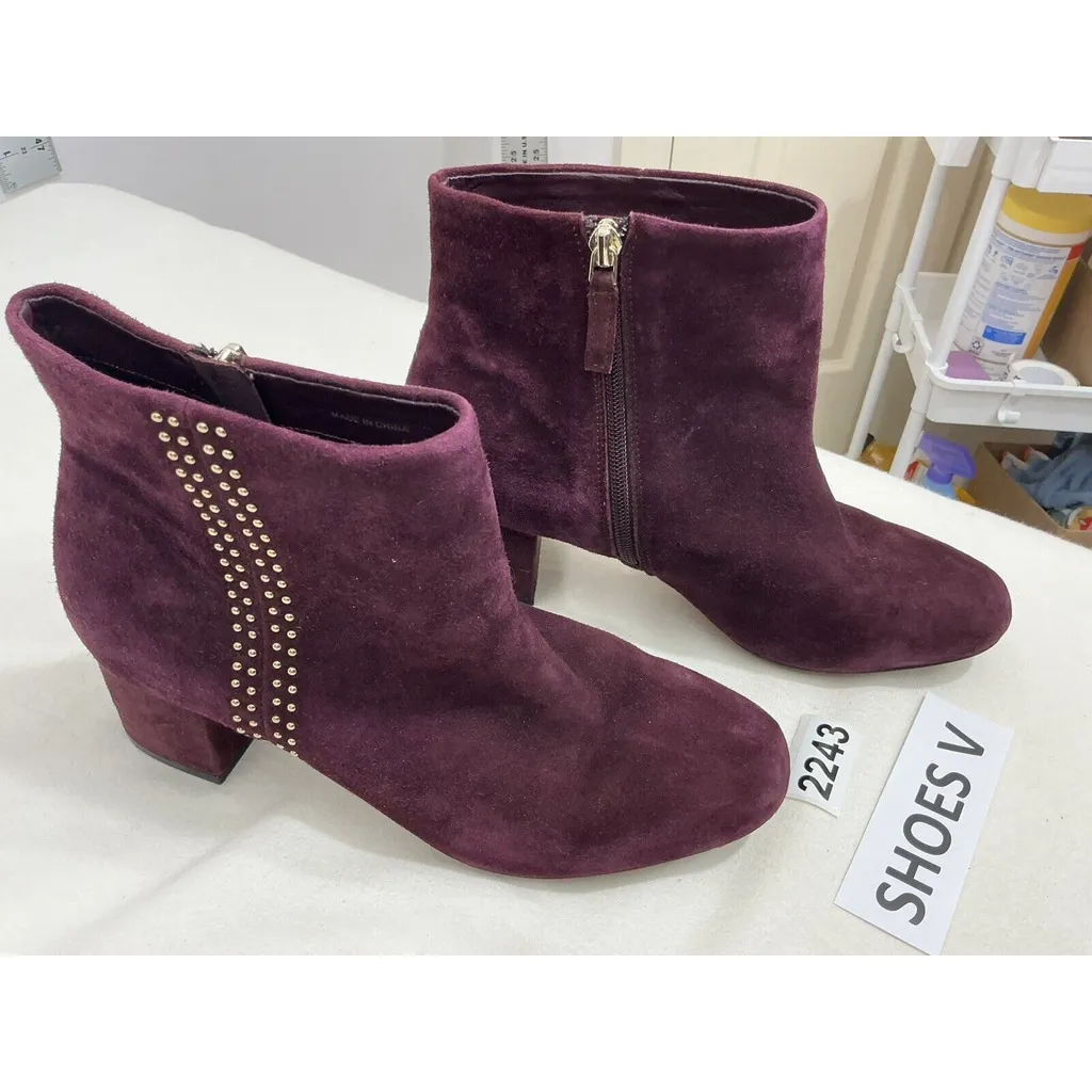 Womans White House Black Market Zeek Burgundy Suede Pull On Ankle Boot 9 M - Image 2