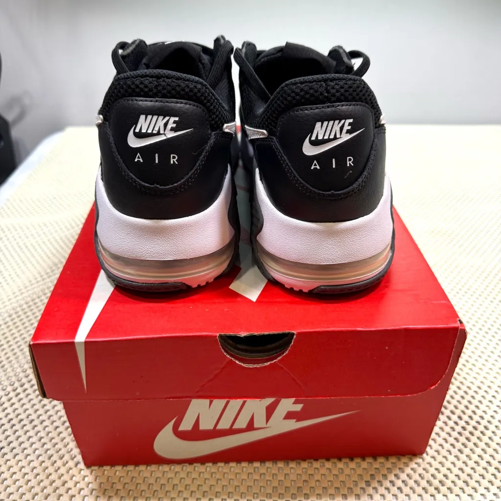 NIB NWT Nike Air Max Excee Women's Sneakers - Image 8