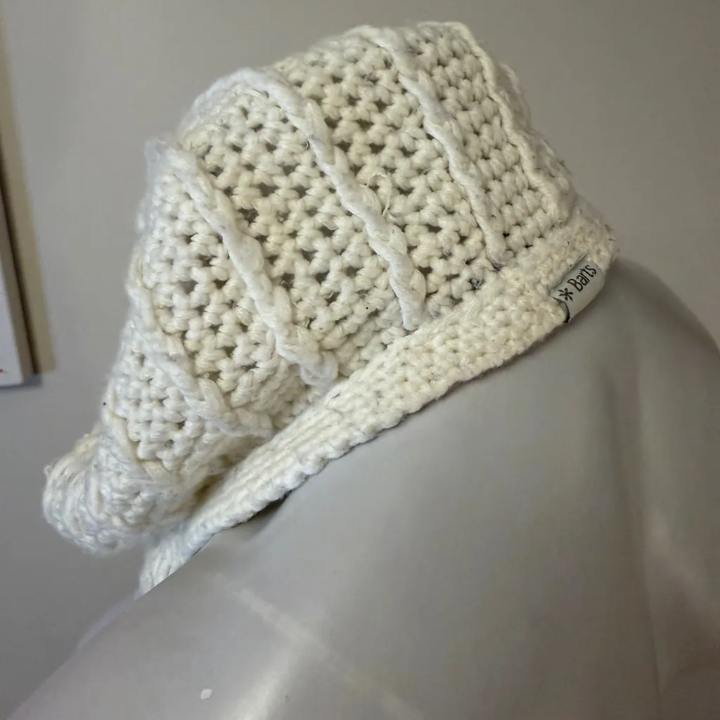 Barts Beanie Toque Adult One Size White Knit Brim Bill 100% Acrylic Ski Outdoors - Image 3