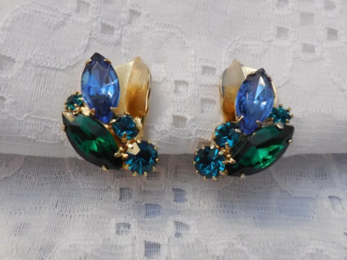 Weiss Truly Just Marvelous Vintage  Clip On Earrings Blue & Green Rhinestones - Image 3