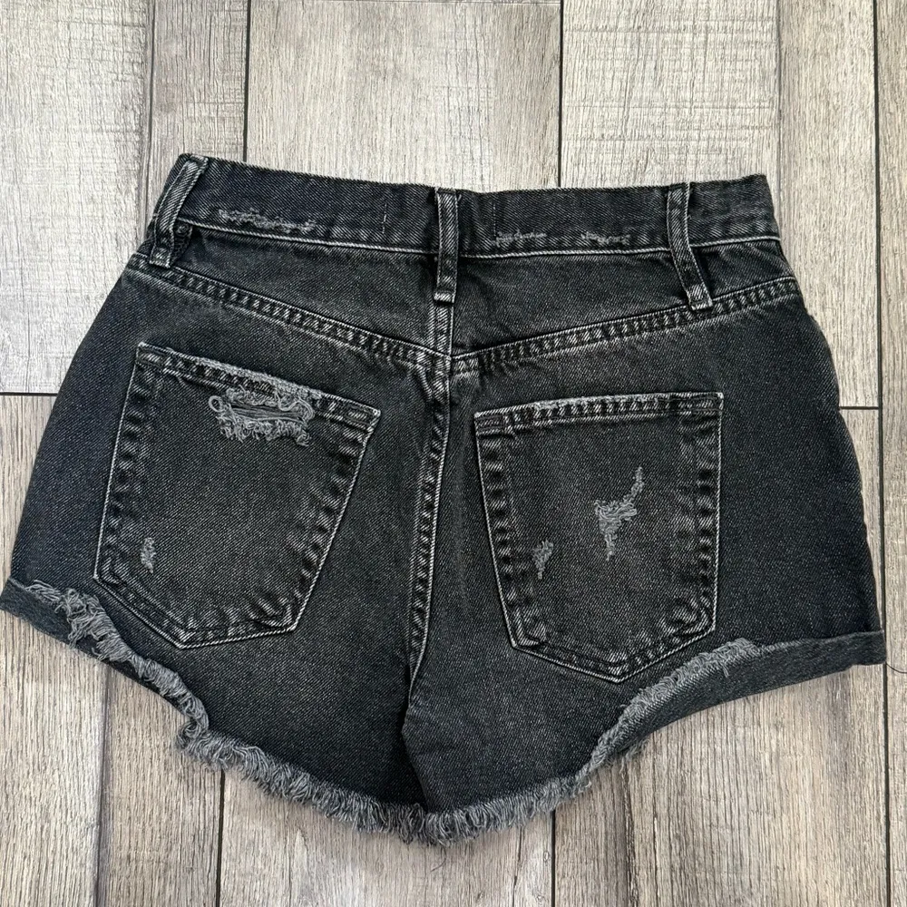 We The Free Shorts Women’s Cut Off Button Fly Dark Wash Black Denim - Image 5