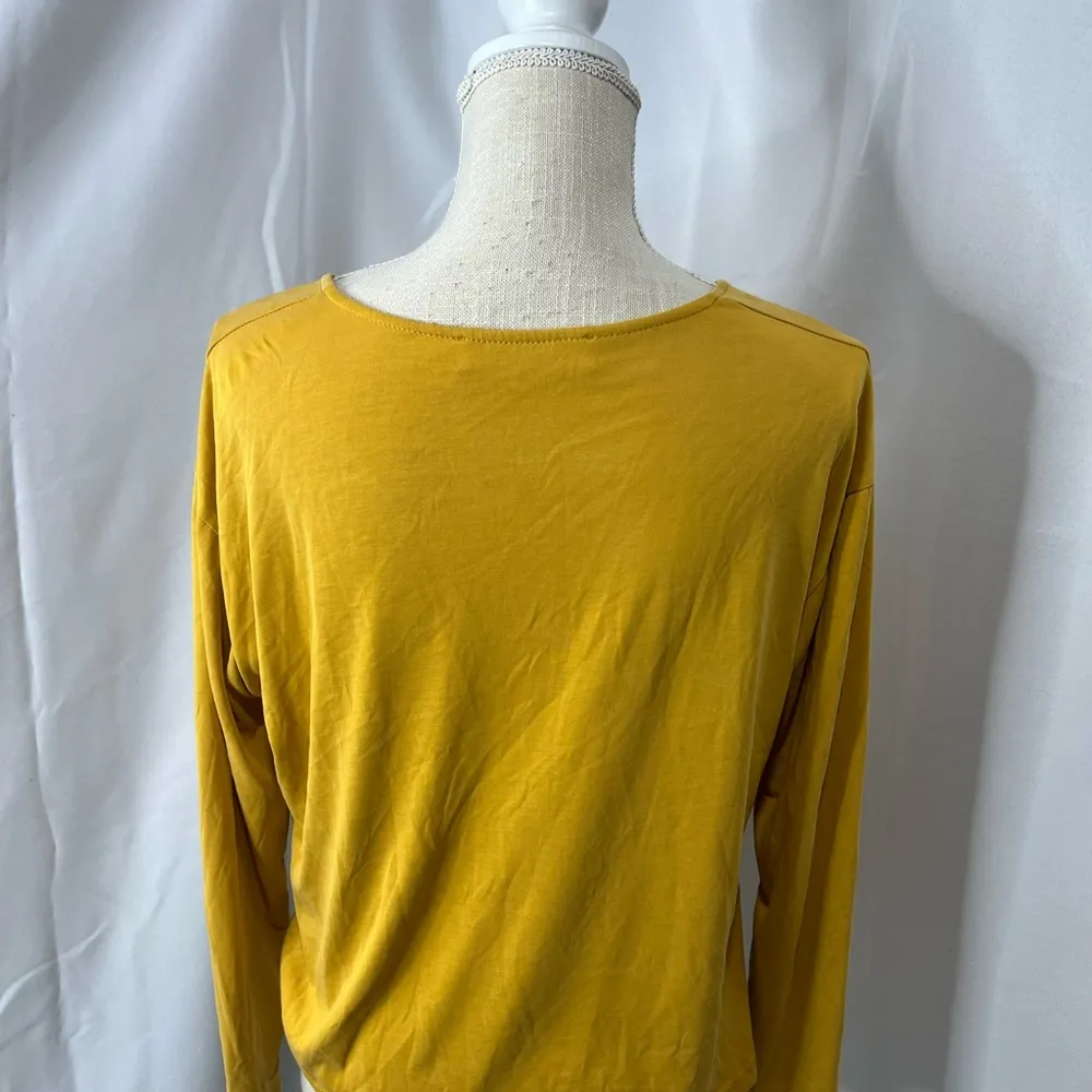 Astr the Label gold and yellow v neck top small - Image 8