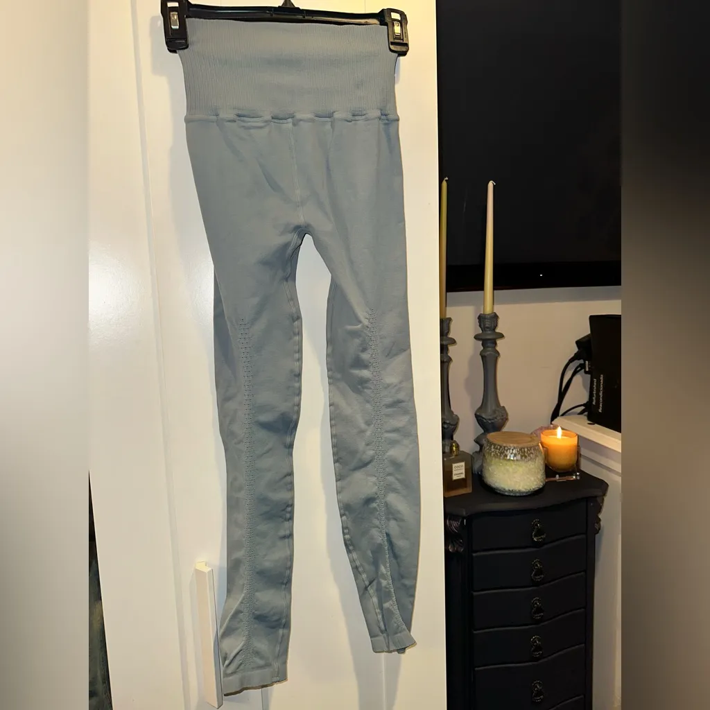 NWOT Free People Movement Good Karma 7/8 Legging X The Class Blue Size undefined - Image 7