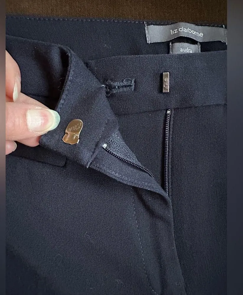 Liz Claiborne Audra Dark Navy Blue Mid Rise. Pleated In Front & Back Sz 6. - Image 4