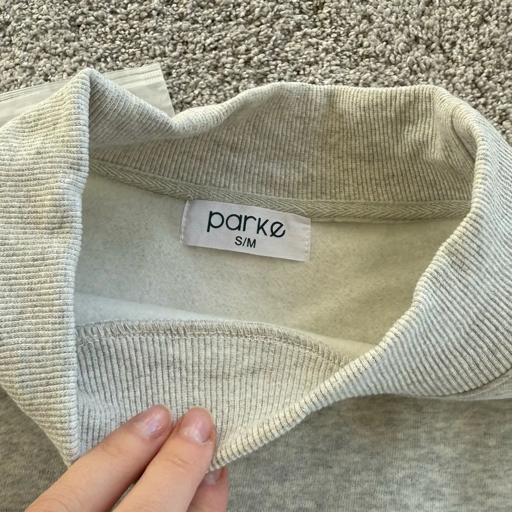 varsity mockneck sweatshirt grey & navy size small/medium NWT - Image 9