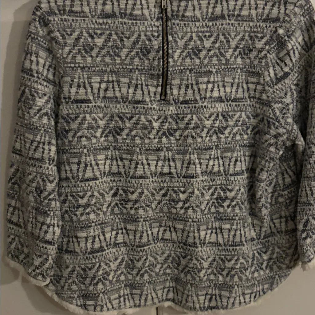 W5 Textured Zip Back Blouse.‎ Size medium - Image 5