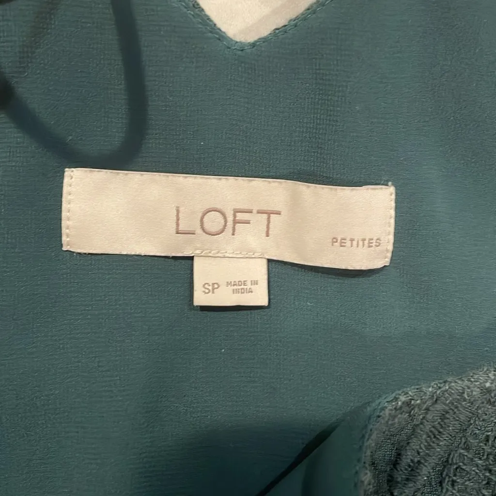 Loft Elegant Green Floral Sleeveless Top Size Small Petite - Image 3