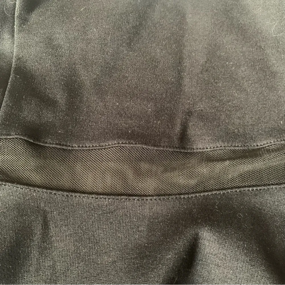 Lulu’s Black Peplum Top w/Adjustable Straps & Sheer Nylon Waist Detail Size Sm. - Image 7